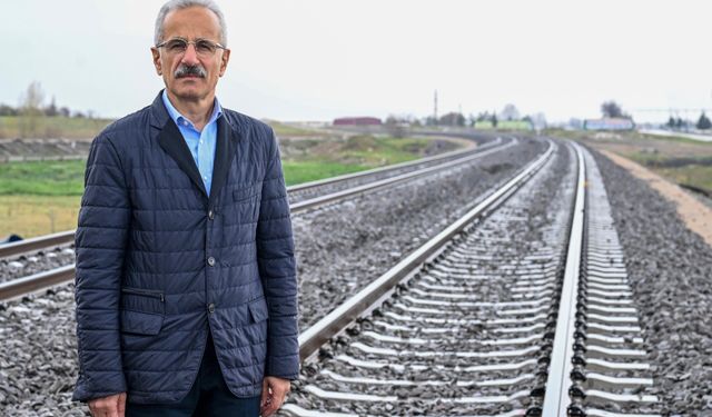 Bakan Uraloğlu duyurdu: "Ankara'nın batısındaki banliyö hattı 52 kilometreye ulaşacak"