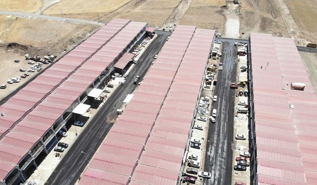 İlçe belediyesinin sorumluluğundaki yollar için Kahramanmaraş Büyükşehir Belediyesi harekete geçti!