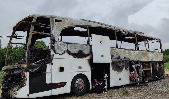 Kızılcahamam'da korku dolu anlar: Seyir halindeki yolcu otobüsü alev alev yandı!