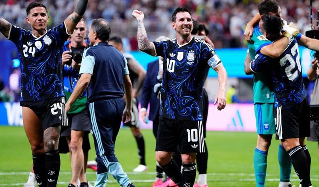 Dünya Kupası Yarı Finalinde Pankart Krizi: Arjantin'e FIFA'dan Ağır Ceza Bekleniyor