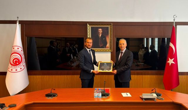 TÜGİAD Ankara’dan Ticaret Bakanlığı’na kritik ziyaret: Genç girişimcilerin ihracat vizyonu masaya yatırıldı