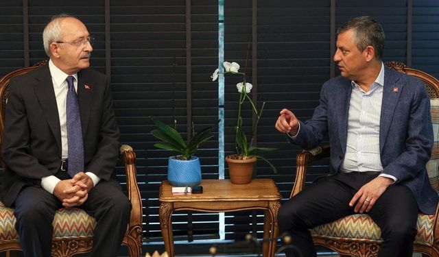 CHP'de fezleke depremi: Kılıçdaroğlu'nun ekibinden Özel'e "El kaldırırız" mesajı