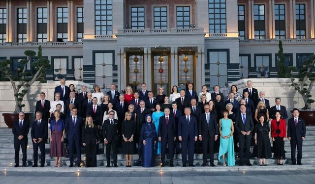 Erdoğan'ın hediye ettiği revolverler nereye gitti? İşte liderlerin dikkat çeken tercihleri!