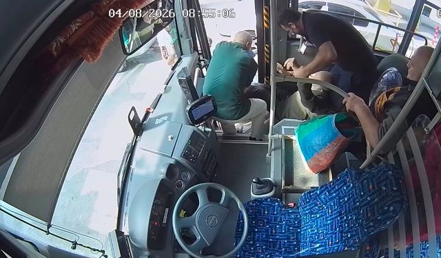 Belediye otobüsünde fenalaşan yolcuya zamanla yarış: Fenalaşan yolcuyu şoför hastaneye yetiştirdi