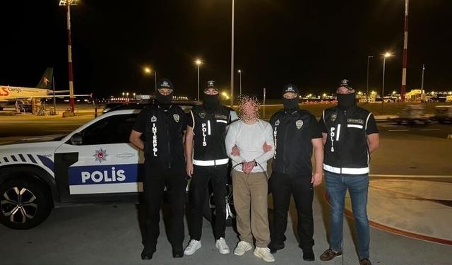 Suç örgütü elebaşı Serkan Kurtuluş Türkiye’ye getirildi! "Uçakta bomba var" diye bağırmış