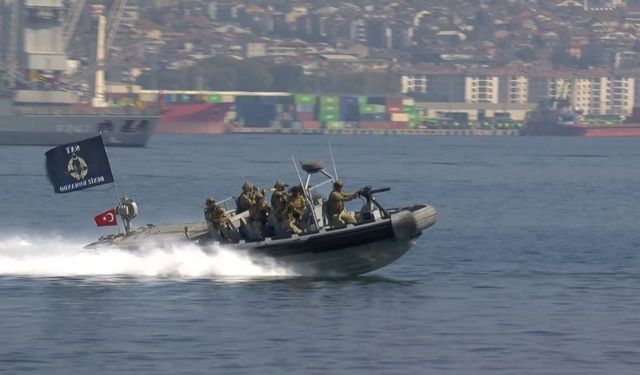 TEKNOFEST Mavi Vatan'da Nefes Kesen Gösteri: SAT ve SAS Komandolarından Rehine Kurtarma Tatbikatı