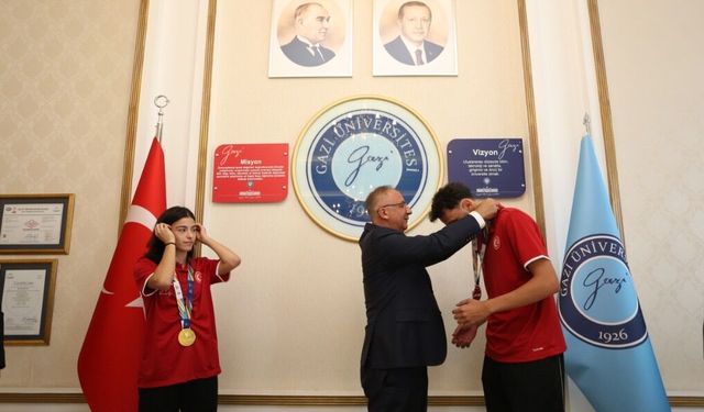 Gazi Üniversitesinin Avrupa şampiyonları ödüllendirildi