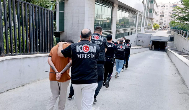 Mersin’de suç örgütü operasyonu: Tetikçilik için geldikleri iddia edilen 6 şüpheli tutuklandı