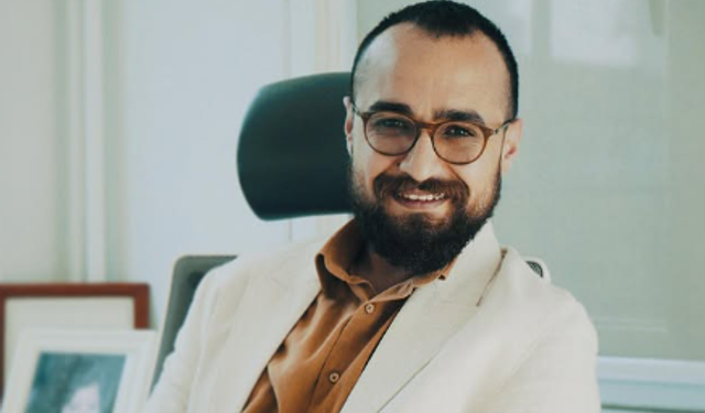 Savaş Satış kimdir? Savaş Satış oyadığı filmler neler? Savaş Satış gözlük