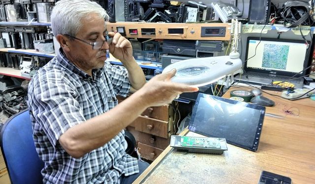 Ulus’ta tamircilik geleneğini yaşatan usta: Ankara’da bir elin parmaklarını geçmez