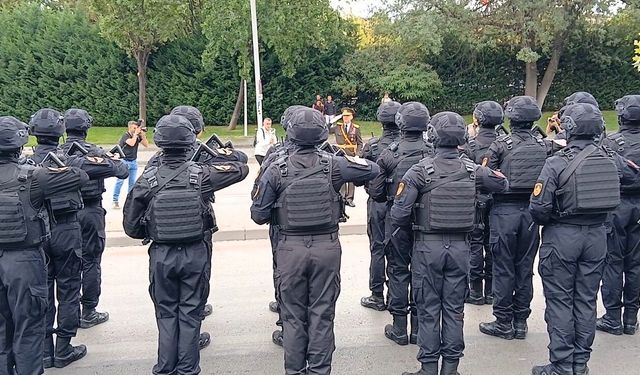 Komutandan Kahraman Komandolara 30 Ağustos Bayramı Kutlaması
