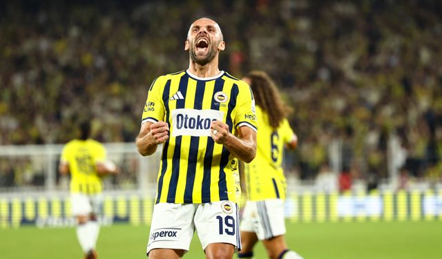 Kadıköy'de 6 yıl sonra bir ilk! Vedat Muriqi Fenerbahçe'ye golle döndü