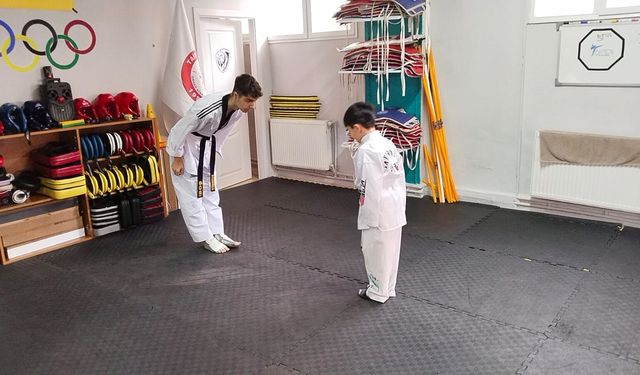 Ankaralı gençler tekvando ile sağlıklı bir yaşamın perdesini açıyor