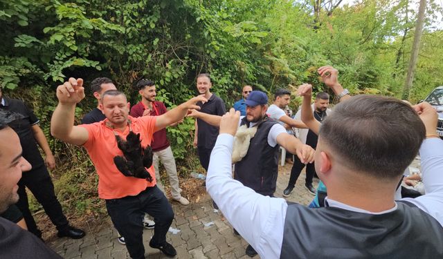 Bir asırdır devam ediyor: Bursa'da gelin arabasının 200 metrelik yolu 4 saat sürdü