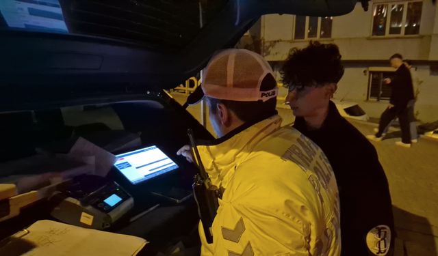 Polisin “dur” ihtarına uymadı, kilometrelerce kaçtı: 352 bin TL ceza kesildi