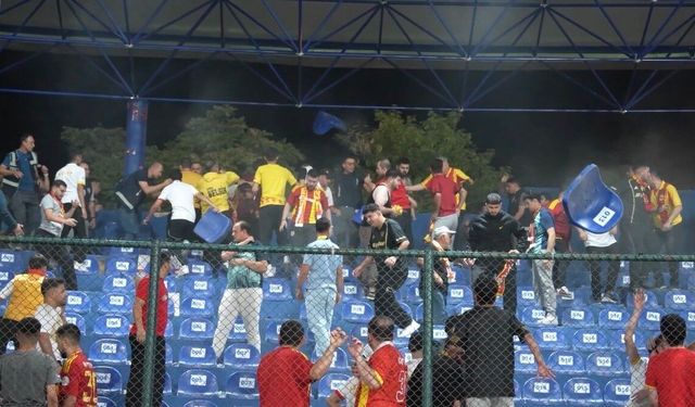 Mardin’de maç sonrası tribünlerde hasar: Koltuklar kırılıp sahaya atıldı