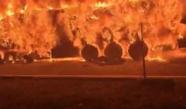 Kars’ta seyir halindeki tır alev aldı: Sürücü son anda kurtuldu