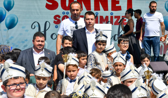 Ankara'da sünnet şöleni: Bin çocuğa bisiklet hediye edildi