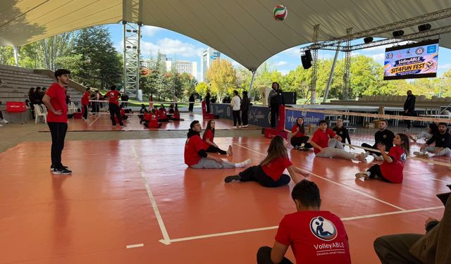 Oturarak voleybol sahaya taşıdı: Ankara'da Sit4Fun Fest gerçekleştirildi