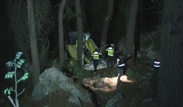 Antalya’da araç 50 metrelik uçuruma yuvarlandı: 2 ölü, 4 yaralı