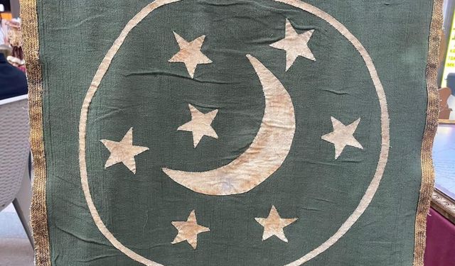 130 yıllık Osmanlı sancağı Ankara'da sergilendi: "Türkiye’de ikincisi yok"
