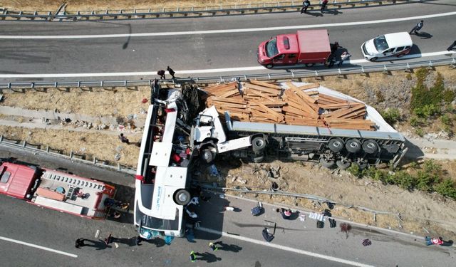 Bursa'ya 11 acı haber birden! Manisa'daki kazada hayatlarını kaybettiler
