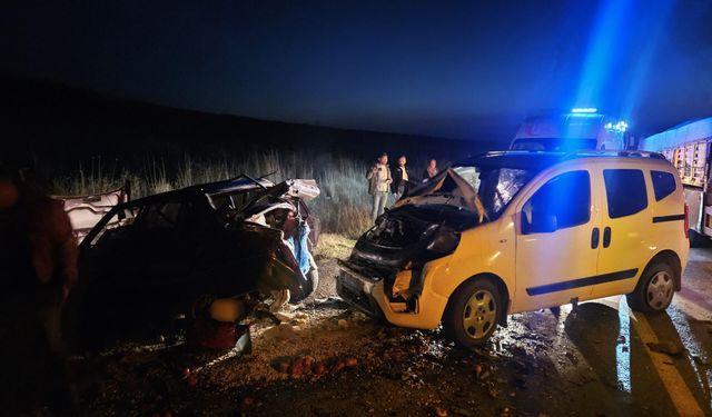 Çorum’da iki araç çarpıştı: 5 kişi yaralandı