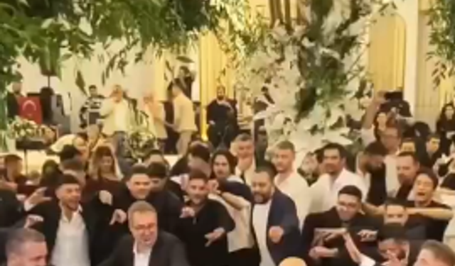 Düğün pistinde zeybek rüzgarı! İzleyenlere görsel şölen sundular