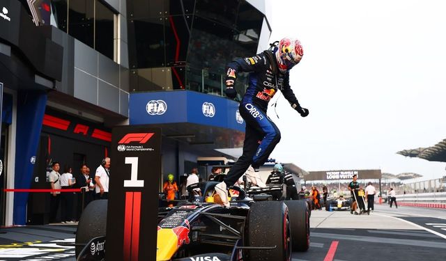 Bahreyn GP: Yağmurun etkilediği yarışı Verstappen kazandı