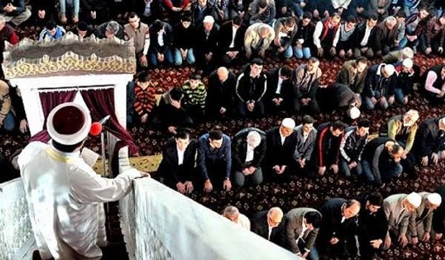 16 Ekim Cuma hutbesinde dikkat çeken mesaj: İnsan olarak doğmak yetmiyor