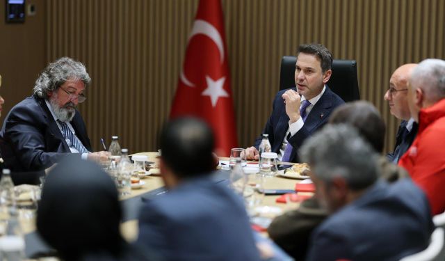 Bakan Bayraktar TİGAD basın heyetiyle buluştu: Türkiye’nin enerji geleceği Filyos’ta ele alındı
