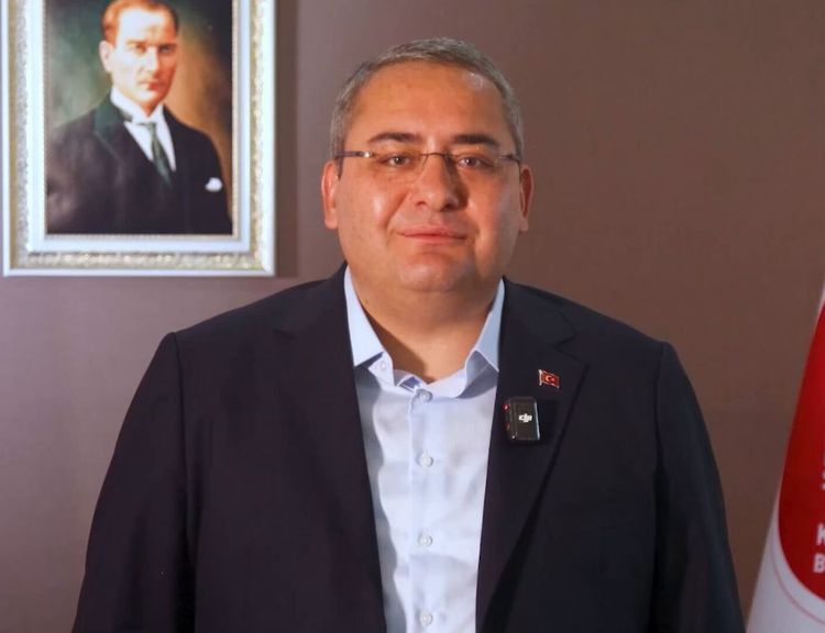 Mesut Özarslan'dan Kılıçdaroğlu'nun MYK'sına tebrik çiçeği!