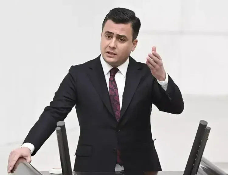 Osman Gökçek’ten CHP’ye Deprem İhalesi Sorusu: “Ceset Torbaları Nerede?”