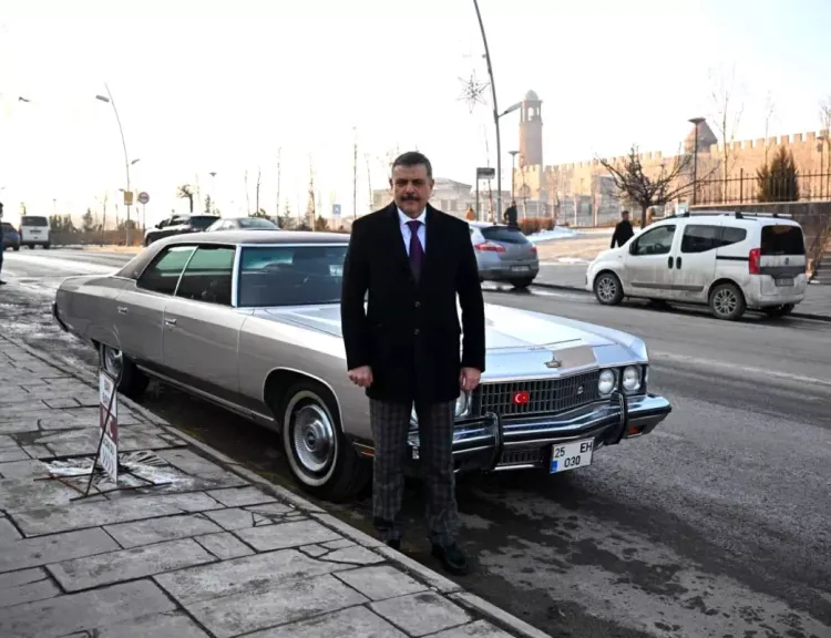 Çiftçi, Türkeş'in ilk sahibi olduğu araçla tur atmıştı... O görüntüler yeniden gündem oldu!
