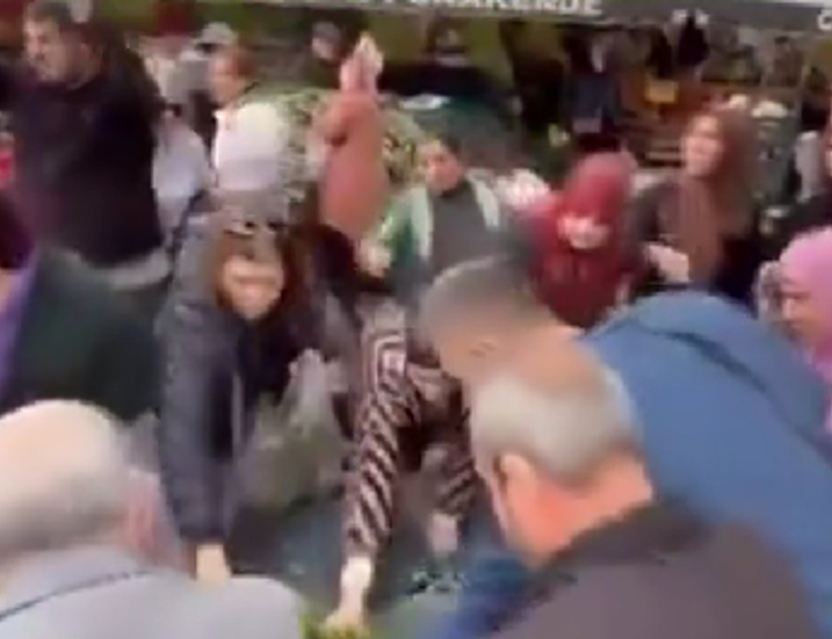 Maydanoz 1 TL oldu, izdiham yaşandı! O görüntüler gündem oldu