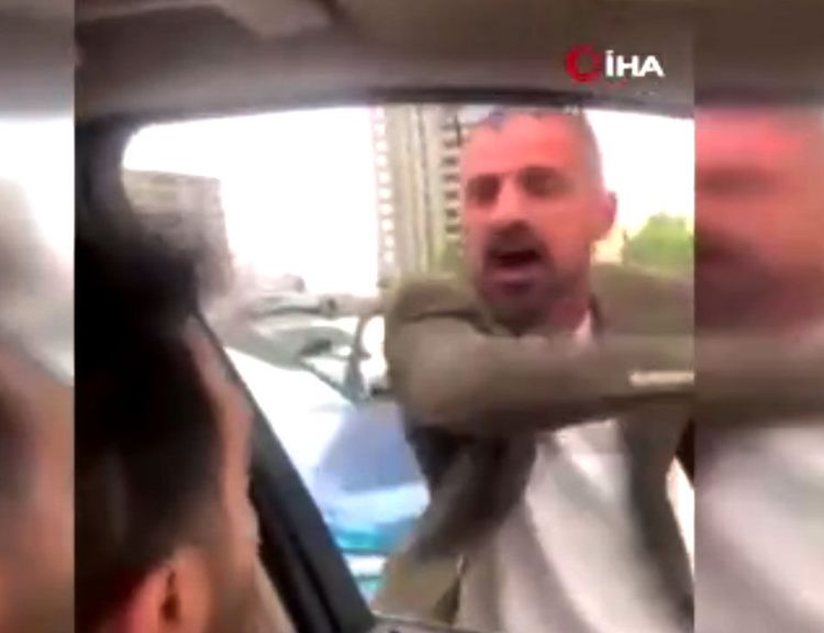 Ankara’da türkücü İsmail Altunsaray saldırıya uğradı