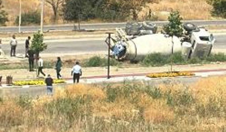 Ankara’da beton mikseri devrildi