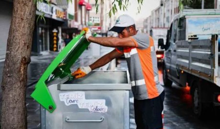 Yeni çöp konteynerleri Gölbaşında hizmete sunuldu