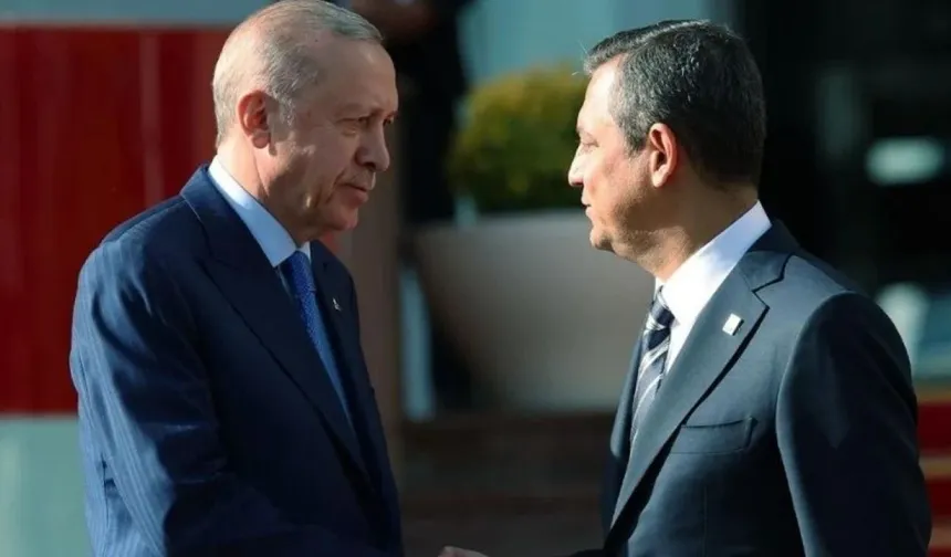 Özel'den Erdoğan'a sert çıkış: "Vatandaş geçim derdinde, Erdoğan anayasa peşinde"
