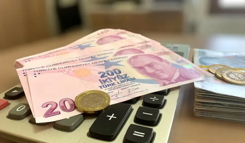 Enflasyon tahminiyle maaş hesapları değişti: Emekli ve memur zammında yeni tablo!