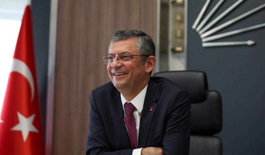 Özgür Özel grup toplantısı çıkışında ATV'yi görünce bakın ne dedi?