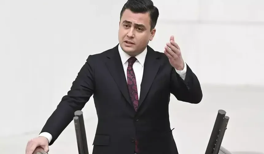 Osman Gökçek’ten CHP’ye Deprem İhalesi Sorusu: “Ceset Torbaları Nerede?”