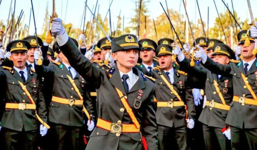 Kılıçlı yemin davasında yeni gelişme: İhraç edilen yarbay için göreve iade kararı!