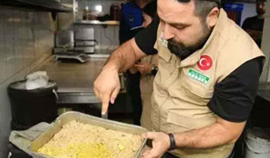 Tatlı severler dikkat: Bu görüntüler iştah kaçırır içeride neler çıktı neler…