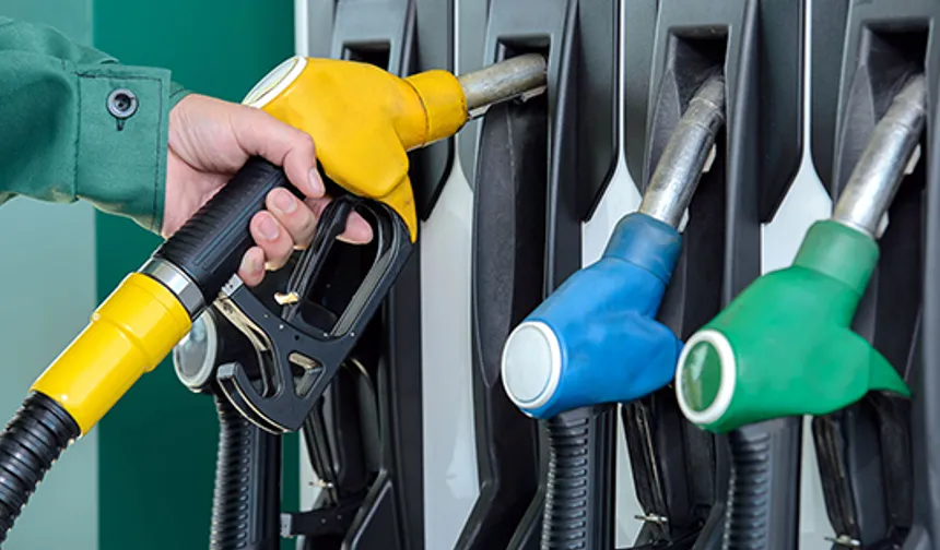 Akaryakıta büyük indirim geldi: benzin ve motorin fiyatları yeniden güncellendi