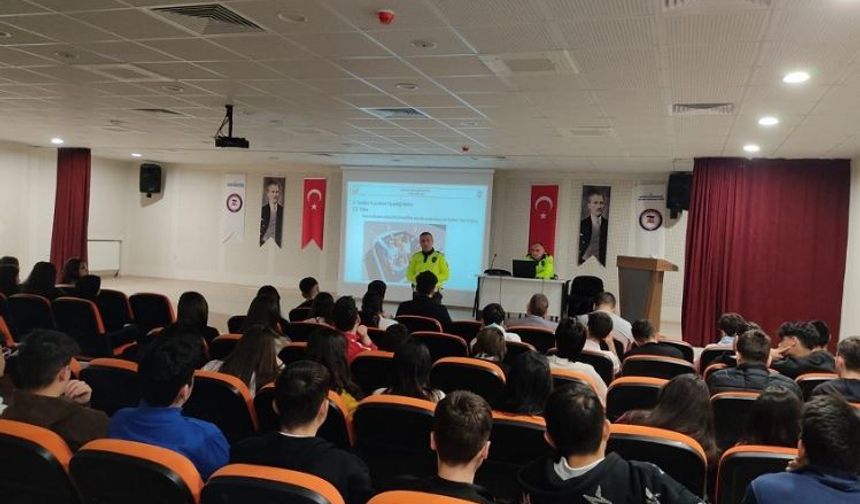 Akyurt’ta trafik eğitimi: Öğrenciler yaya güvenliği ve acil durum bilgisi edindi