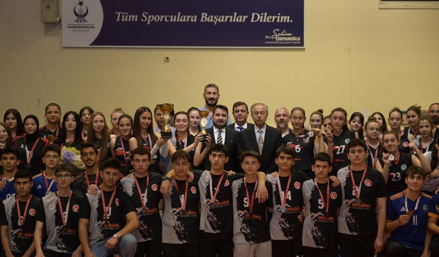 Kahramankazan’da voleybol coşkusu: İlçe şampiyonları belli oldu