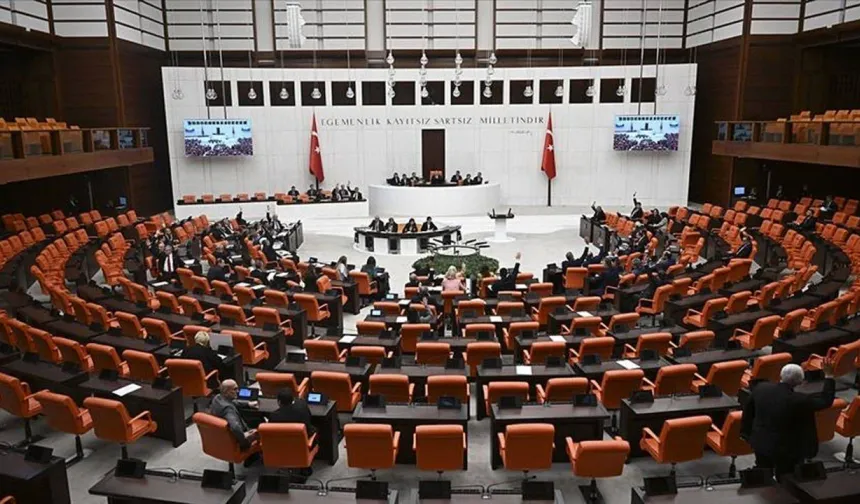 AK Parti'den 35 maddelik yeni torba yasa teklifi: YÖK, TSK, Rektör atamaları ve daha fazlası değişiyor!
