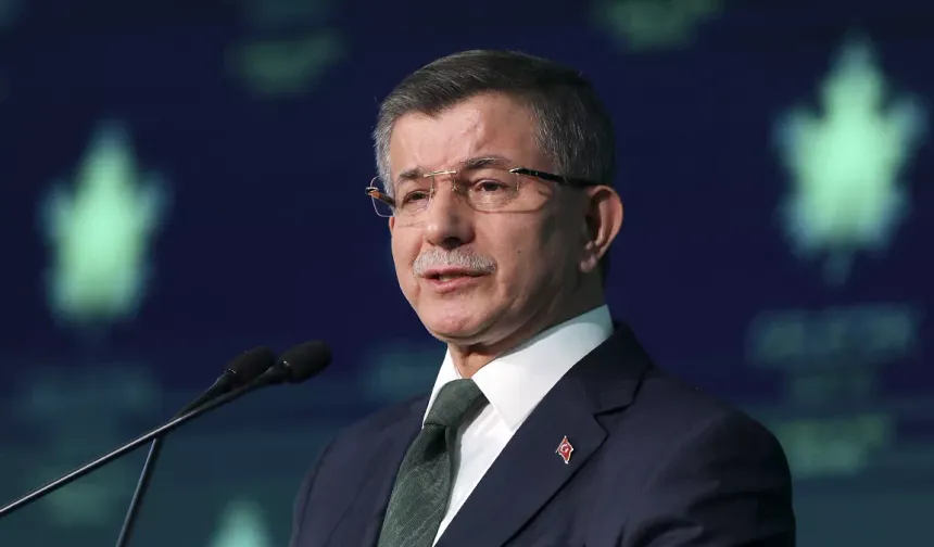 Siyaset kulislerine bomba gibi düştü! Ahmet Davutoğlu siyaseti mi bırakıyor?