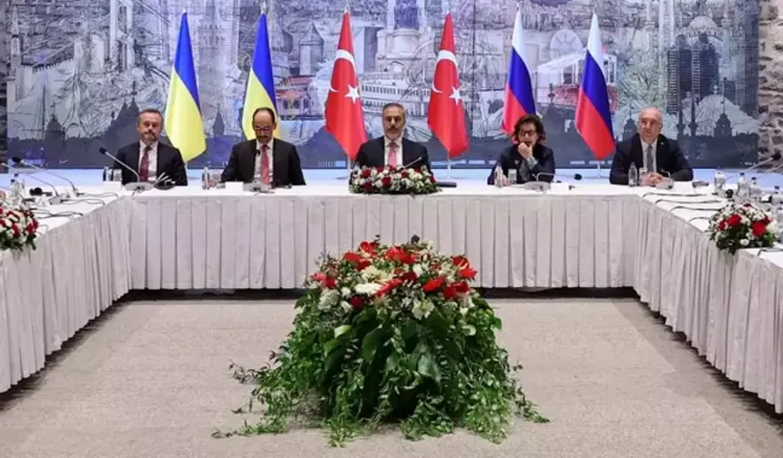 İkinci zirve başladı:  Türkiye Rusya ve Ukrayna aynı masada